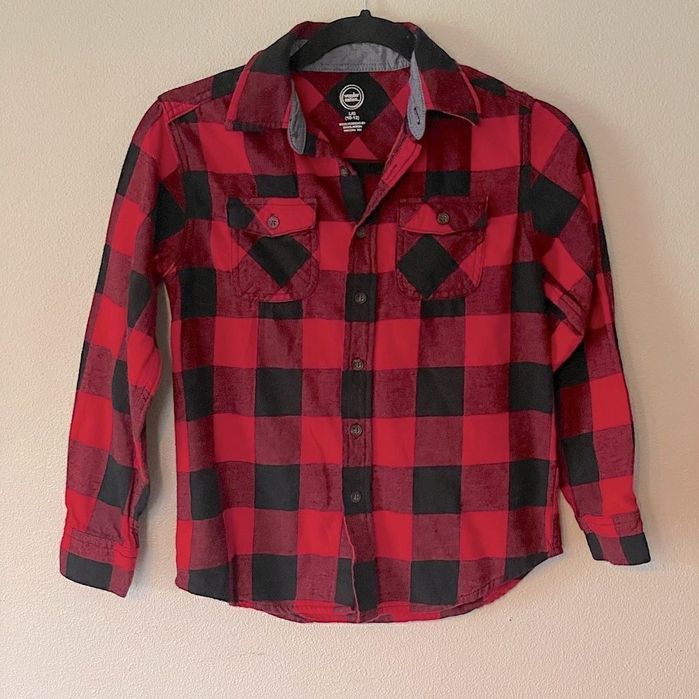 Wonder Nation Red and Black Long  Sleeve Boys Flannel. Size Large.